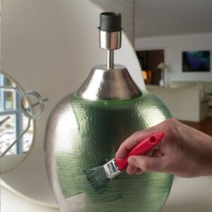 ESP_lampe2_vernis Lamp being painted with ESP