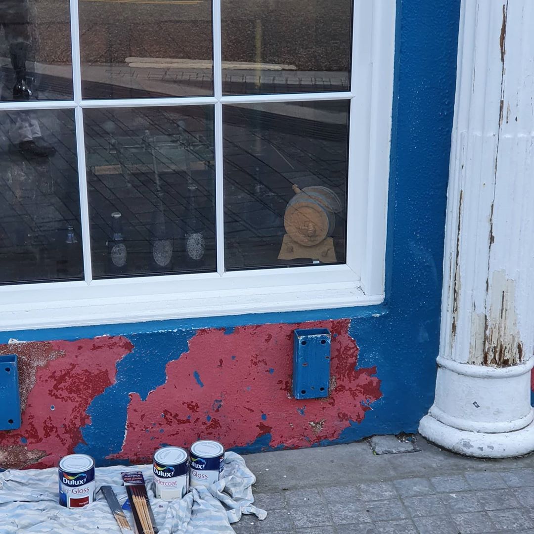 Sean's bar before restoration close up